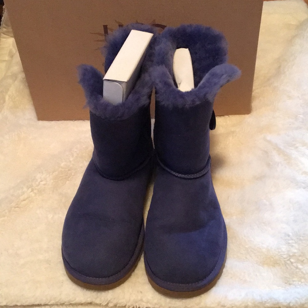 NWOT UGG Bailey Button navy boots NEVER WORN